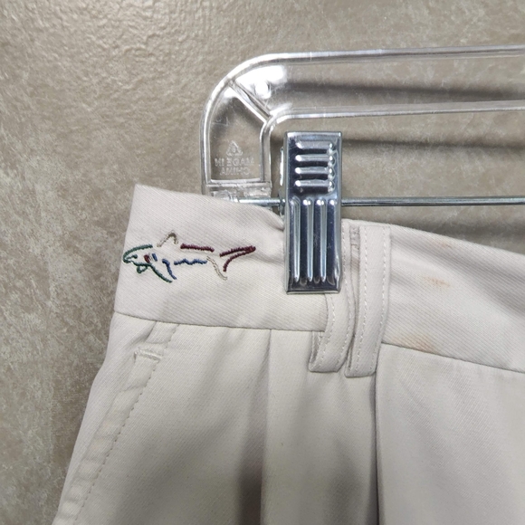 Men's Greg Norman Golf Shorts With Pleated Front Size 34 - Picture 5 of 6